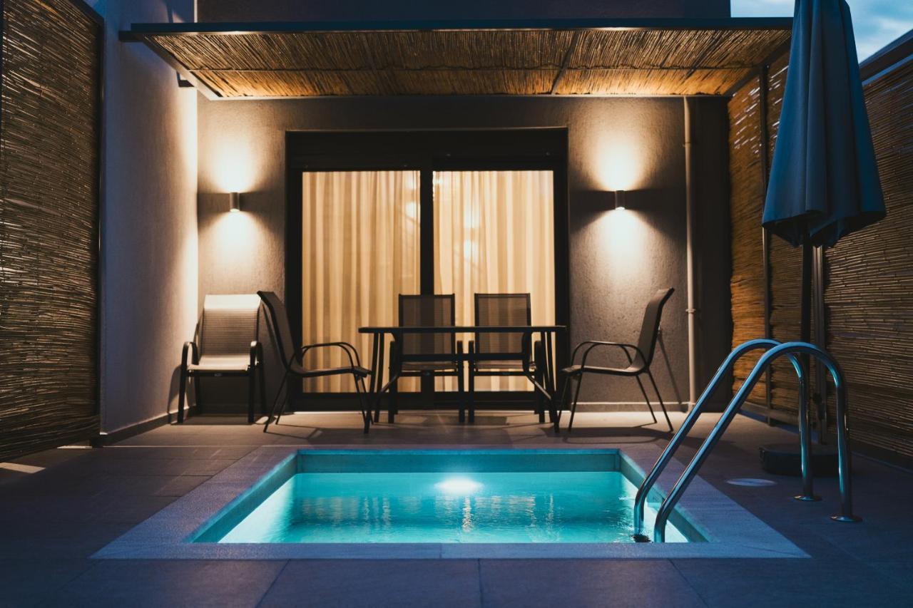 Octo Villas Complex Nea Iraklitsa Екстериор снимка