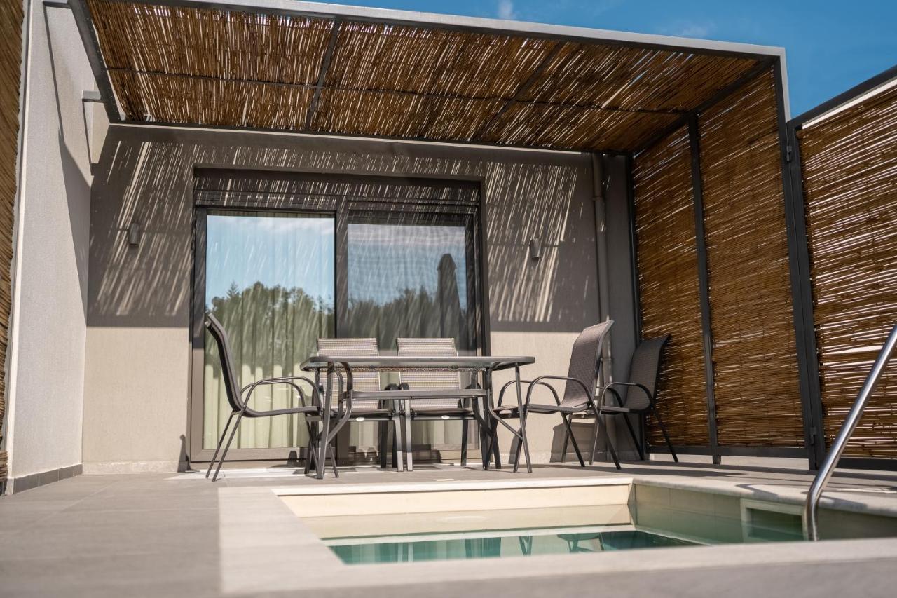 Octo Villas Complex Nea Iraklitsa Екстериор снимка