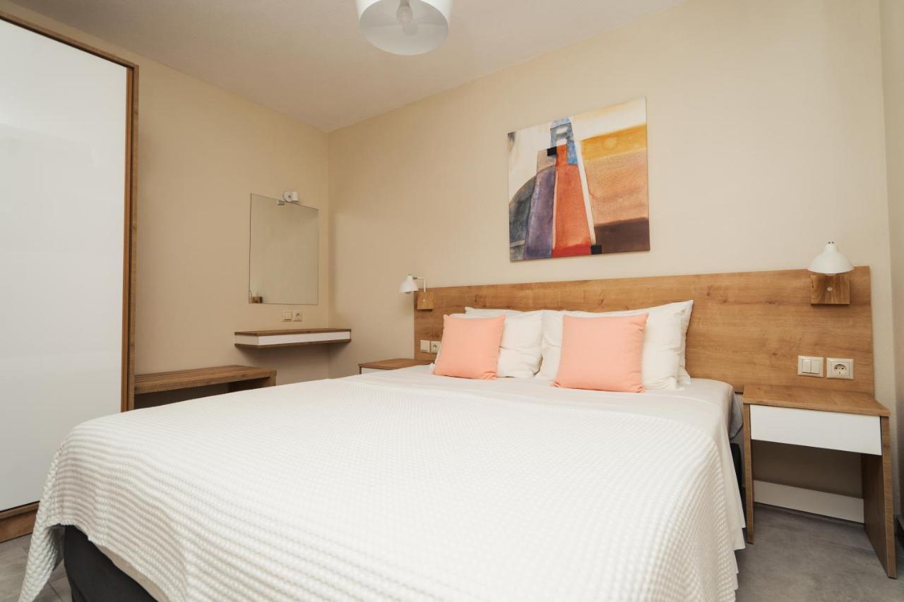 Octo Villas Complex Nea Iraklitsa Екстериор снимка